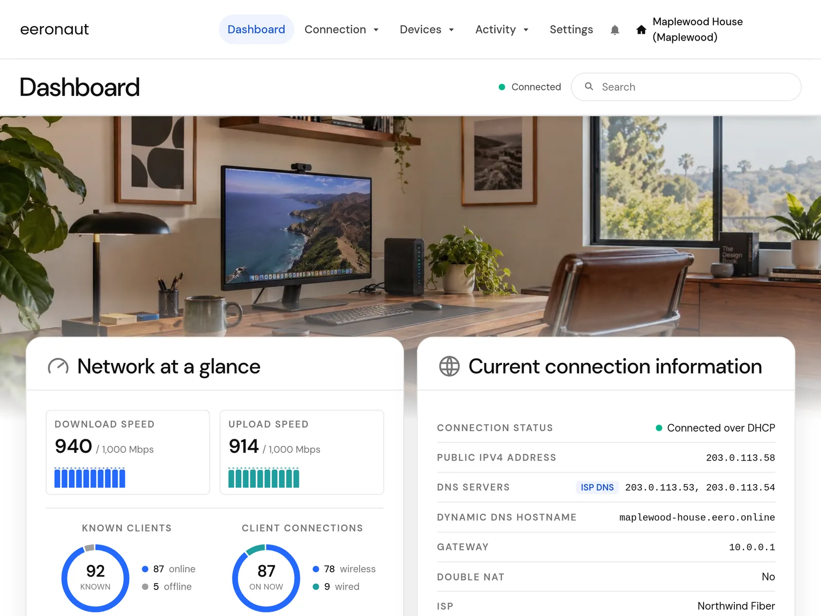 The Eeronaut dashboard: download and upload speeds, client counts, and the internet connection's details